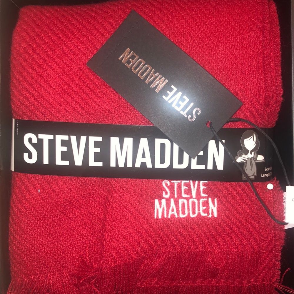 Steve Madden scarf